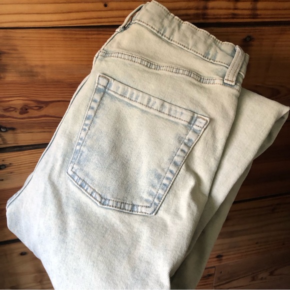 Straight leg high rise jeans - Picture 7 of 10